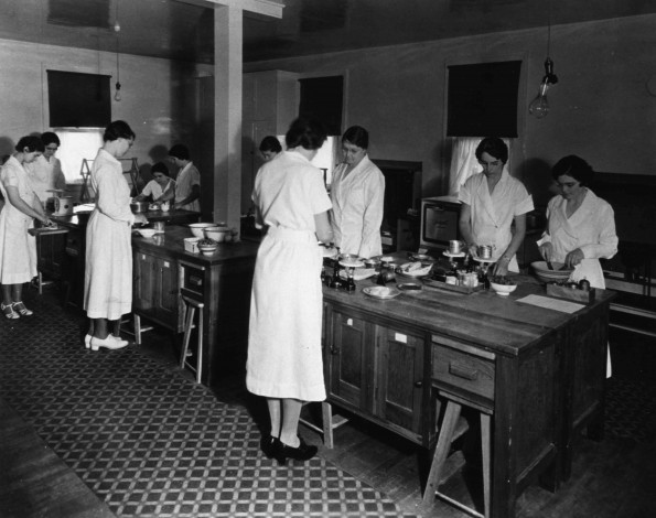 [Unknown women in Home Economics class at Emmanuel Missionary Co