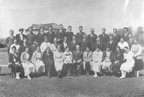 [Faculty and students at Oshawa Missionary College]