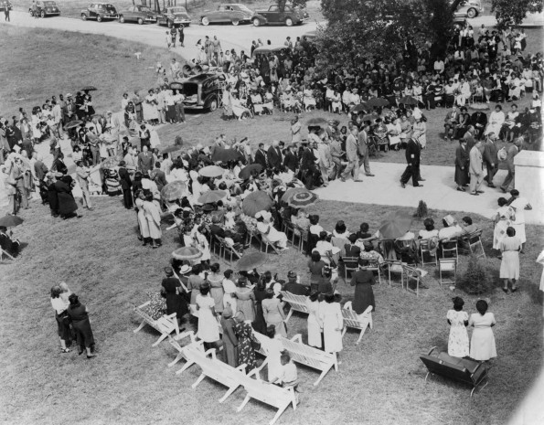 [Crowd at the dedication program for the "new" Riverside Sanitarium building]