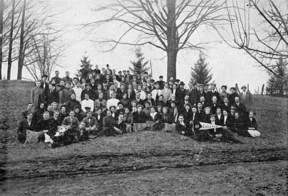 [Group of students and faculty at Emmanuel Missionary College]