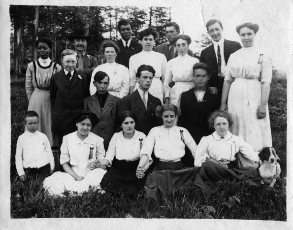 [Students and staff of Fernwood Academy, Tunesassa, N.Y. about 1910]