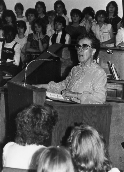 Josephine Cunnington Edwards speaking at the Arkansas-Louisiana Conference Elementary School Music Festival in Little Rock, AR