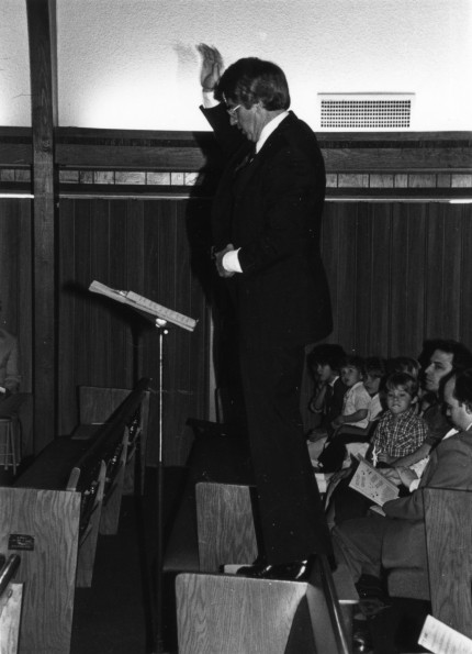 John Read directing the choir at the Arkansas-Louisiana Conference Elementary School Music Festival in Little Rock, AR