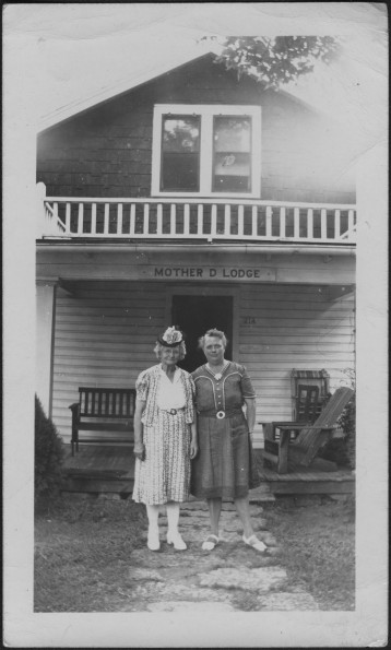 Mrs. Fralick and her mother Mrs. Yeoman taken in Aug. 1947