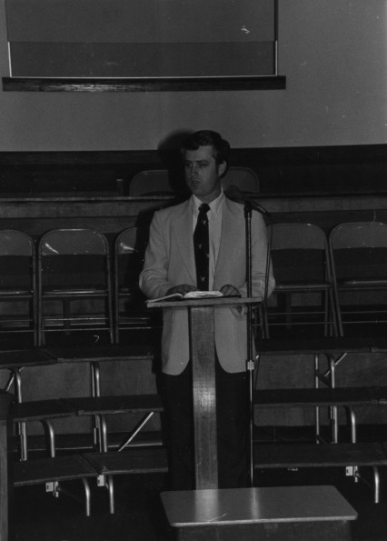 Marwood Hallett speaking at the Arkansas-Louisiana Conference Elementary School Music Festival in Little Rock, AR