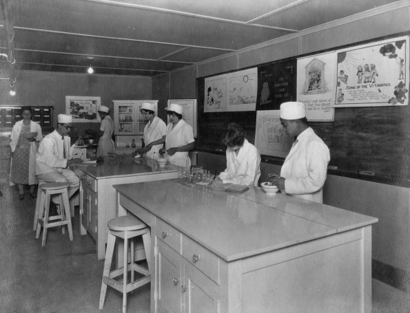 [Unknown people in Food and Nutrition class at Madison College]