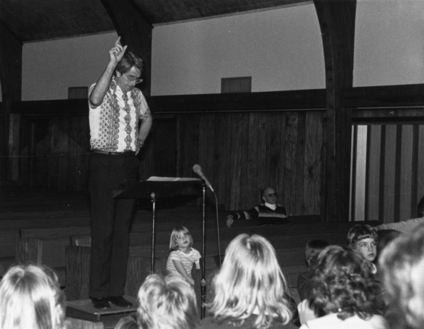 John Read directing the choir at the Arkansas-Louisiana Conference Elementary School Music Festival in Little Rock, AR